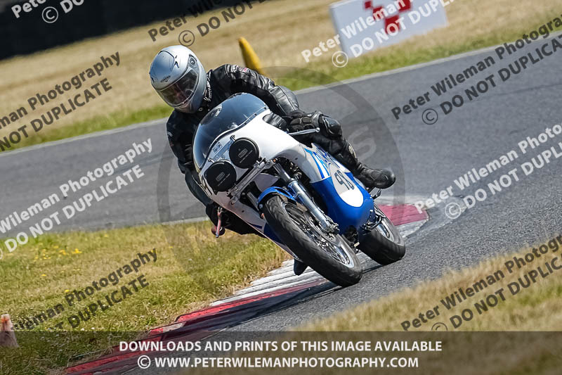 cadwell park;cadwell park photographs;cadwell trackday photographs;enduro digital images;event digital images;eventdigitalimages;peter wileman photography;racing digital images;trackday digital images;trackday photos